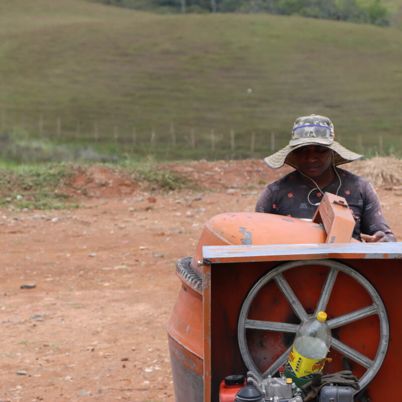 Construcción comunitaria de Marraneras en Mondomo, Cauca